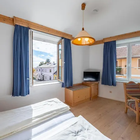 Hotel Krug 3*