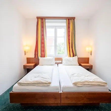 Hotel Krug 3*
